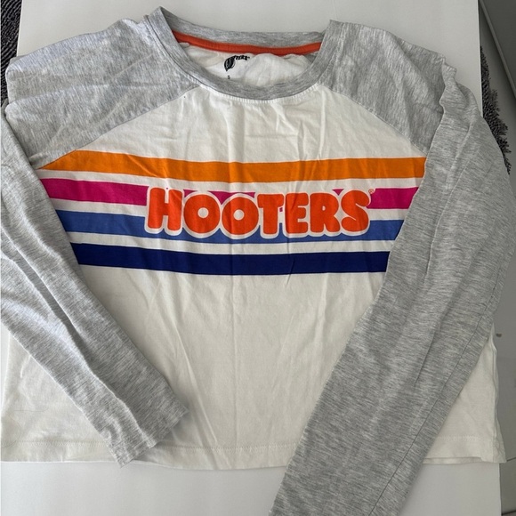 Hooters Long Sleeve Tee - Gray, White, and Multicolor - Picture 1 of 1
